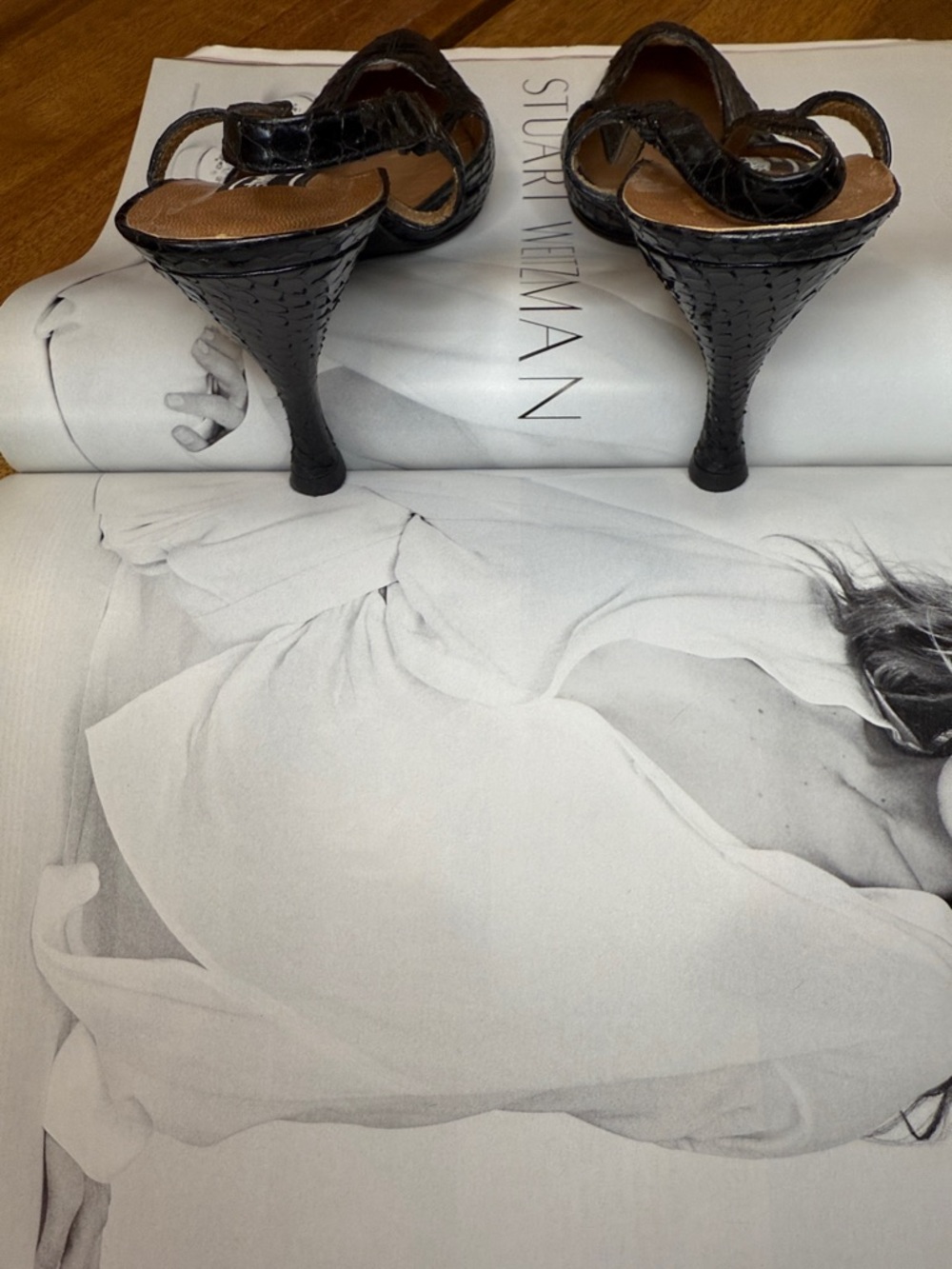 Stuart Weitzman Pointed-Toe Heels - Picture 10 of 13